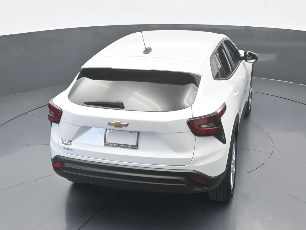 Used 2025 Chevrolet Trax LS FWD image 42