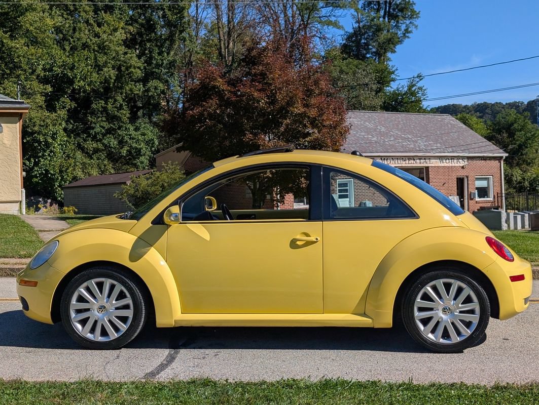 Used 2008 Volkswagen Beetle SE FWD image 14
