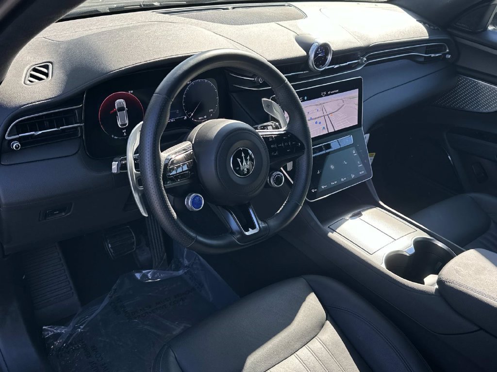 Used 2024 Maserati Grecale Modena AWD/4WD image 2