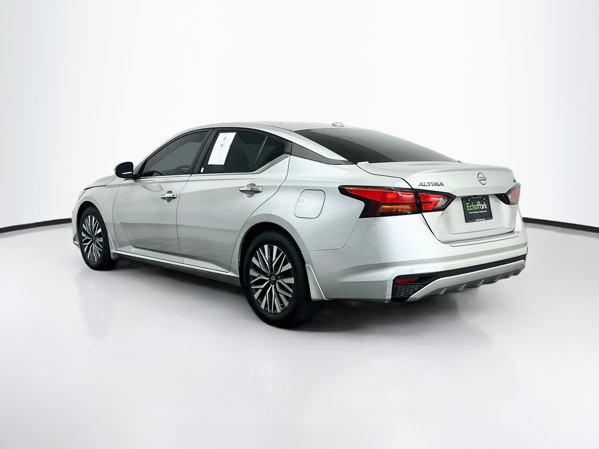 Used 2023 Nissan Altima 2.5 SV FWD image 5