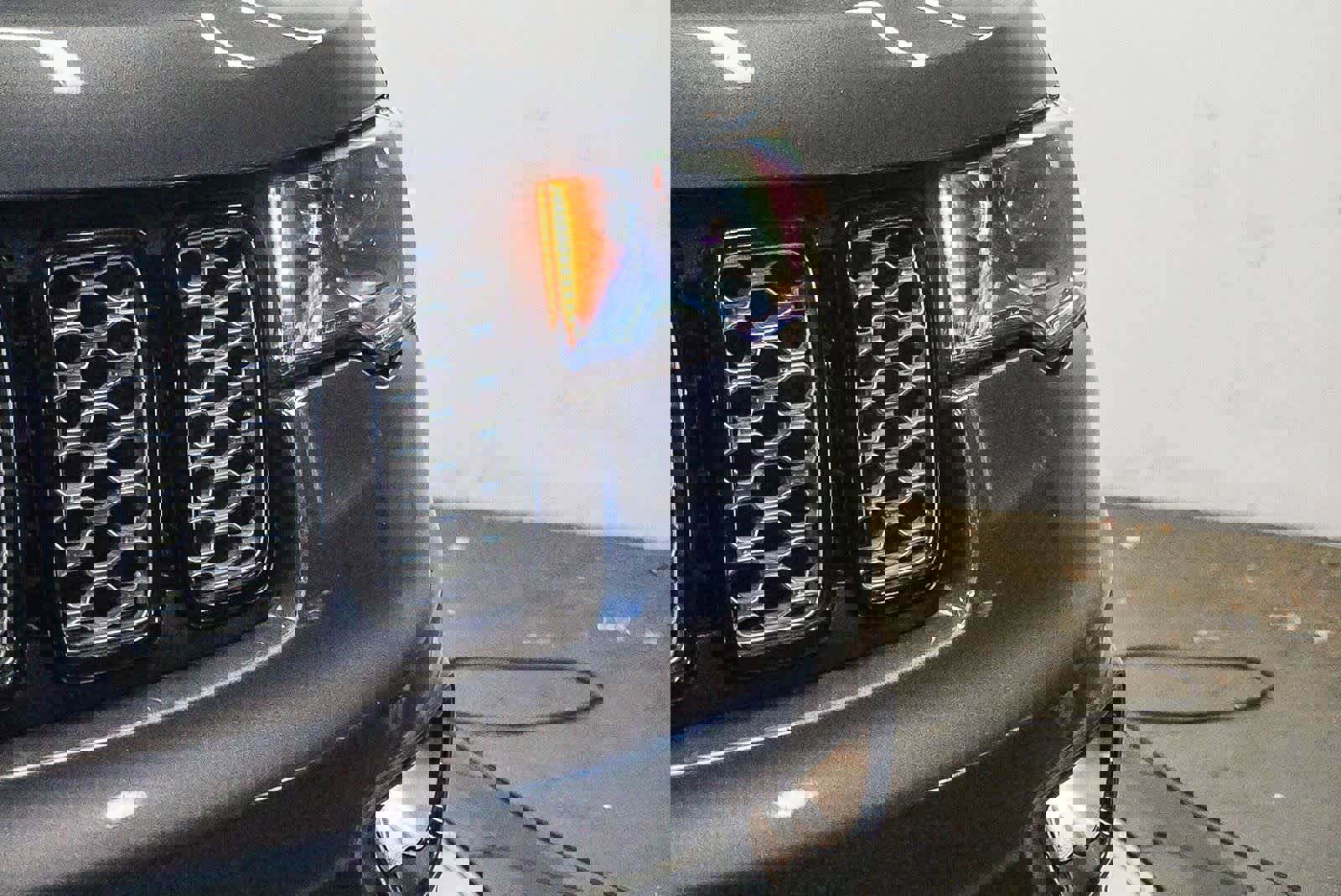 Used 2017 Jeep Grand Cherokee Altitude RWD image 7