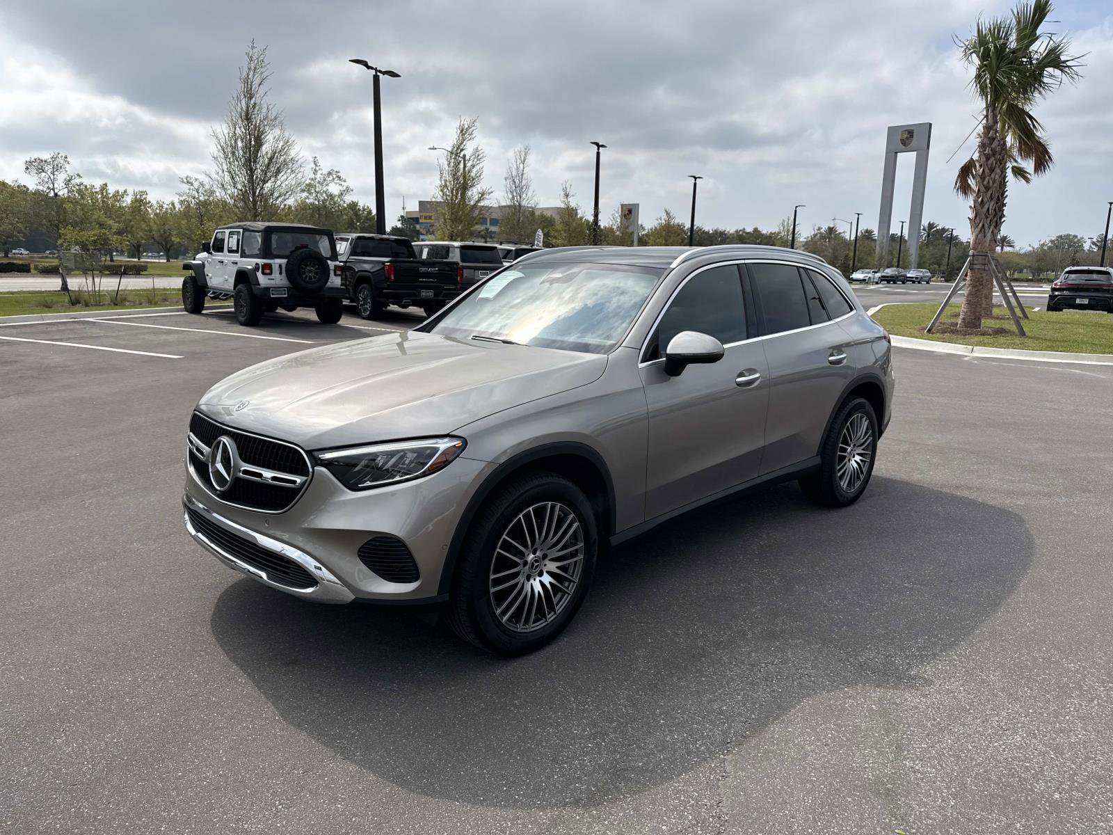 Used 2024 Mercedes-Benz GLC 300 image 7