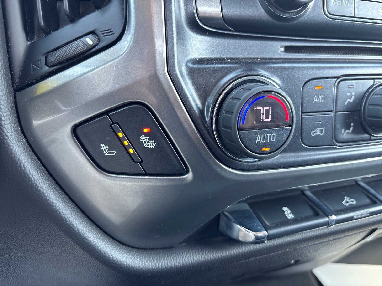 Used 2018 Chevrolet Silverado 1500 LT w/ All Star Edition AWD/4WD image 35