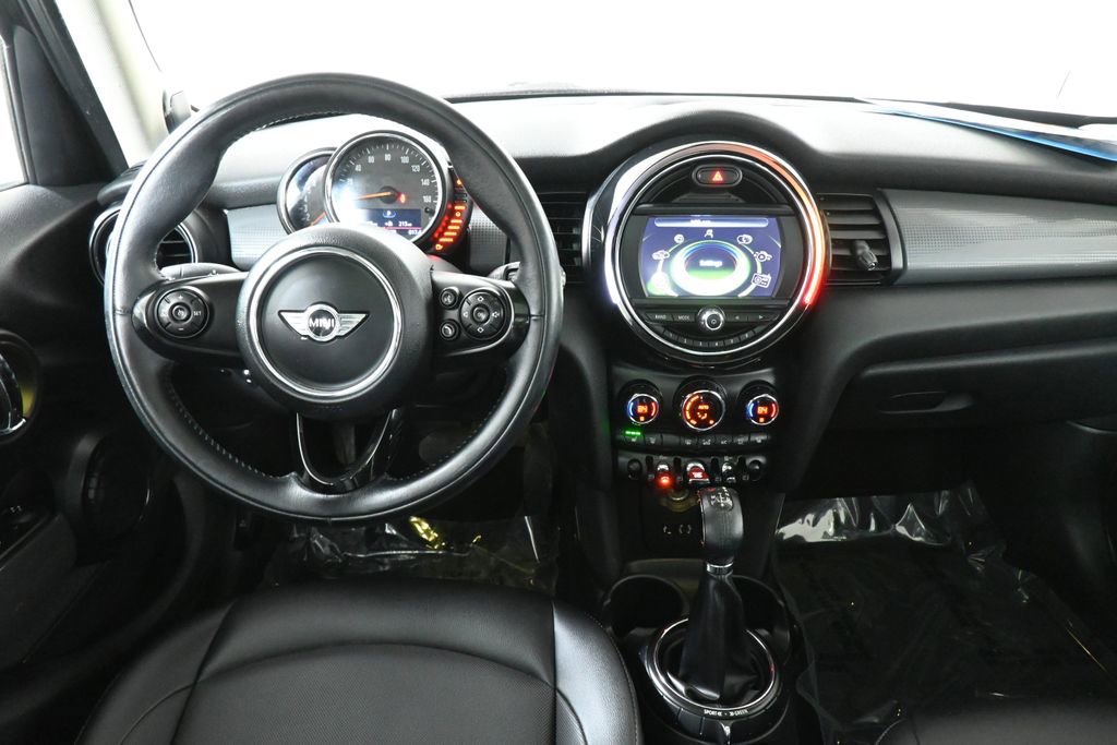 Used 2016 MINI Cooper 4-Door Hardtop image 13