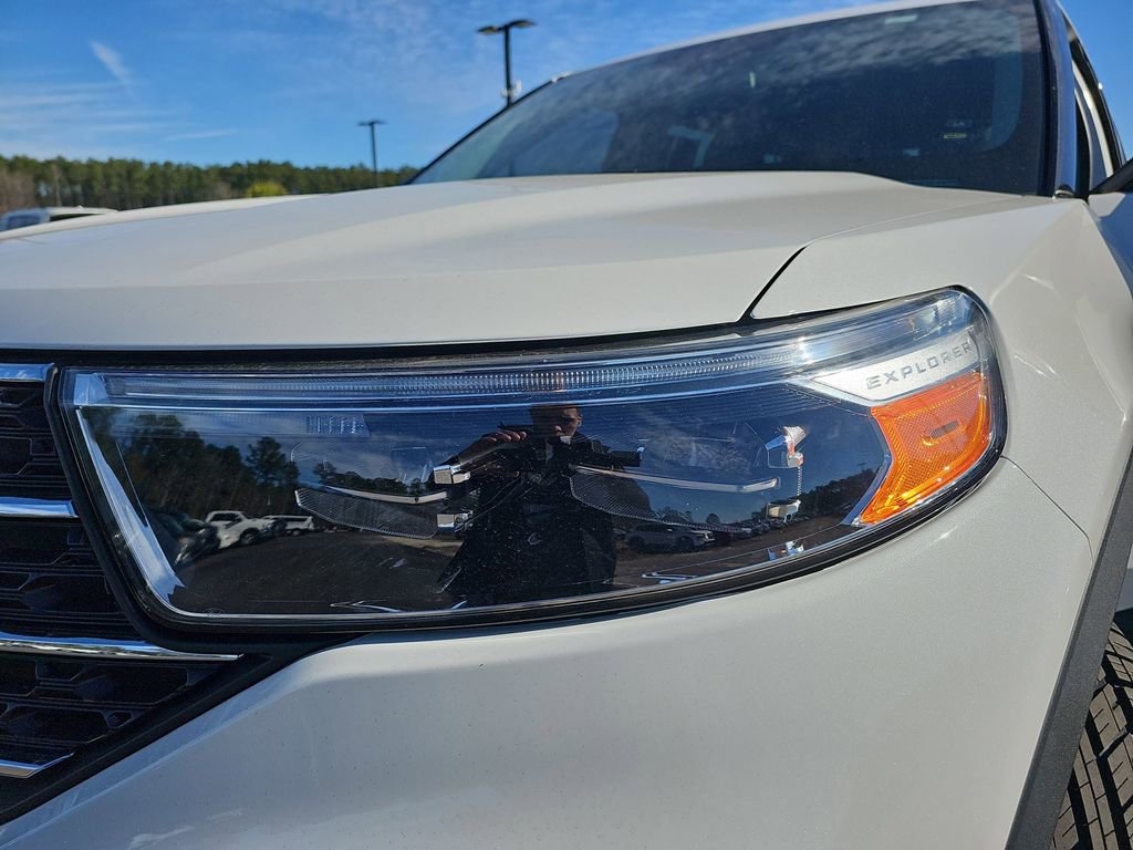Used 2022 Ford Explorer XLT w/ Equipment Group 202A image 35