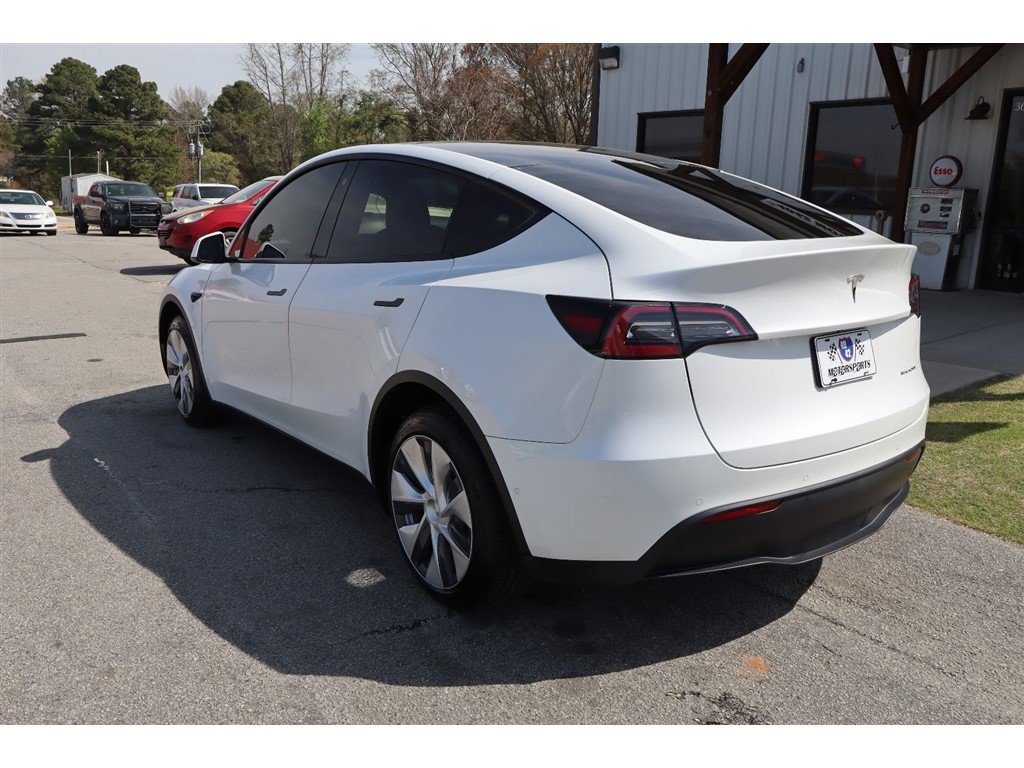 Used 2021 Tesla Model Y Long Range image 3