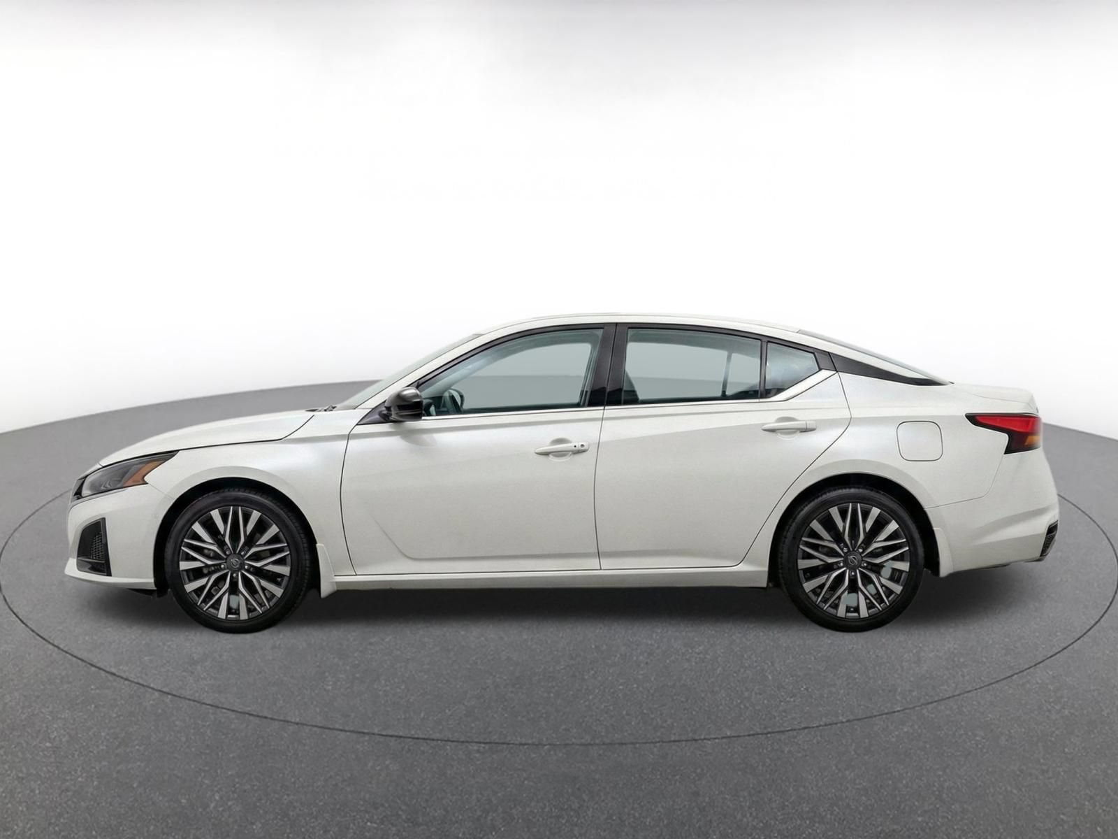 Used 2026 Nissan Altima 2.5 SV FWD image 4