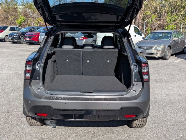 New 2026 Nissan Kicks SR w/ Cold Weather Package AWD/4WD image 11
