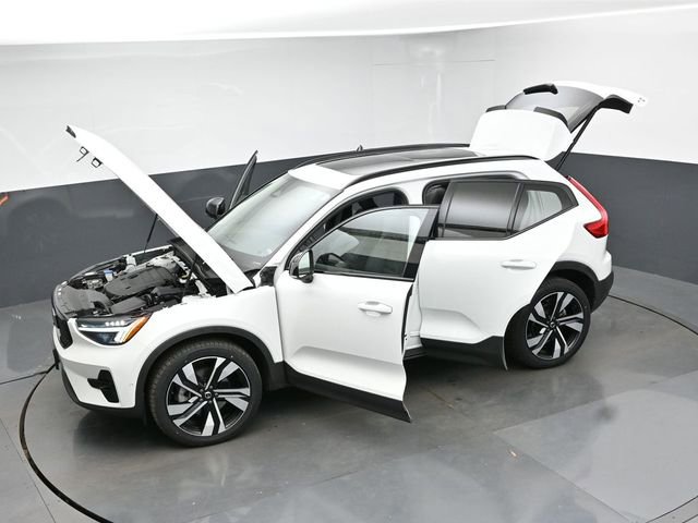 Used 2023 Volvo XC40 B5 Plus w/ Protection Package Premier AWD/4WD image 52