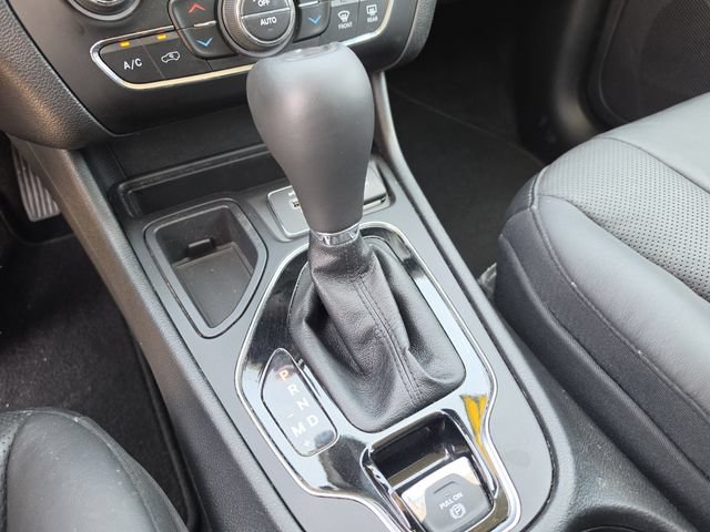 Used 2021 Jeep Cherokee Limited w/ Elite Package FWD image 30