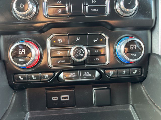 Used 2024 GMC Yukon SLT w/ SLT Luxury Package AWD/4WD image 35