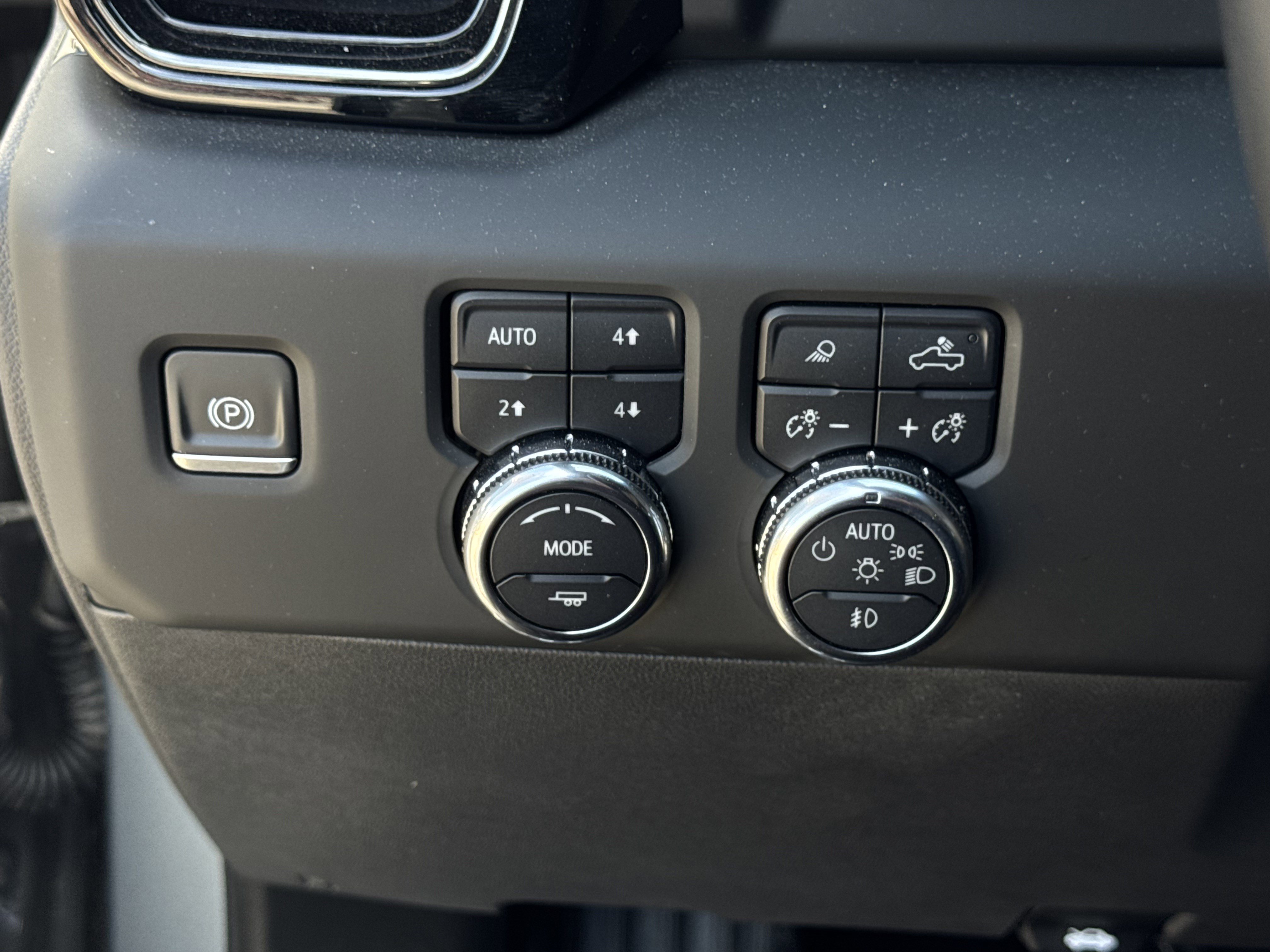 Used 2024 GMC Sierra 1500 AT4X image 22