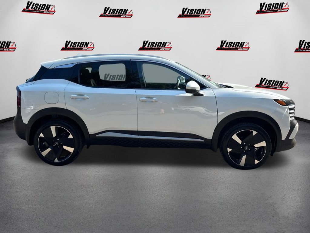 New 2025 Nissan Kicks SR image 4