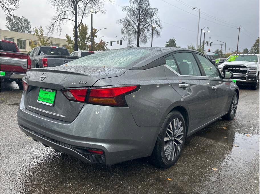 Used 2024 Nissan Altima 2.5 SV image 7