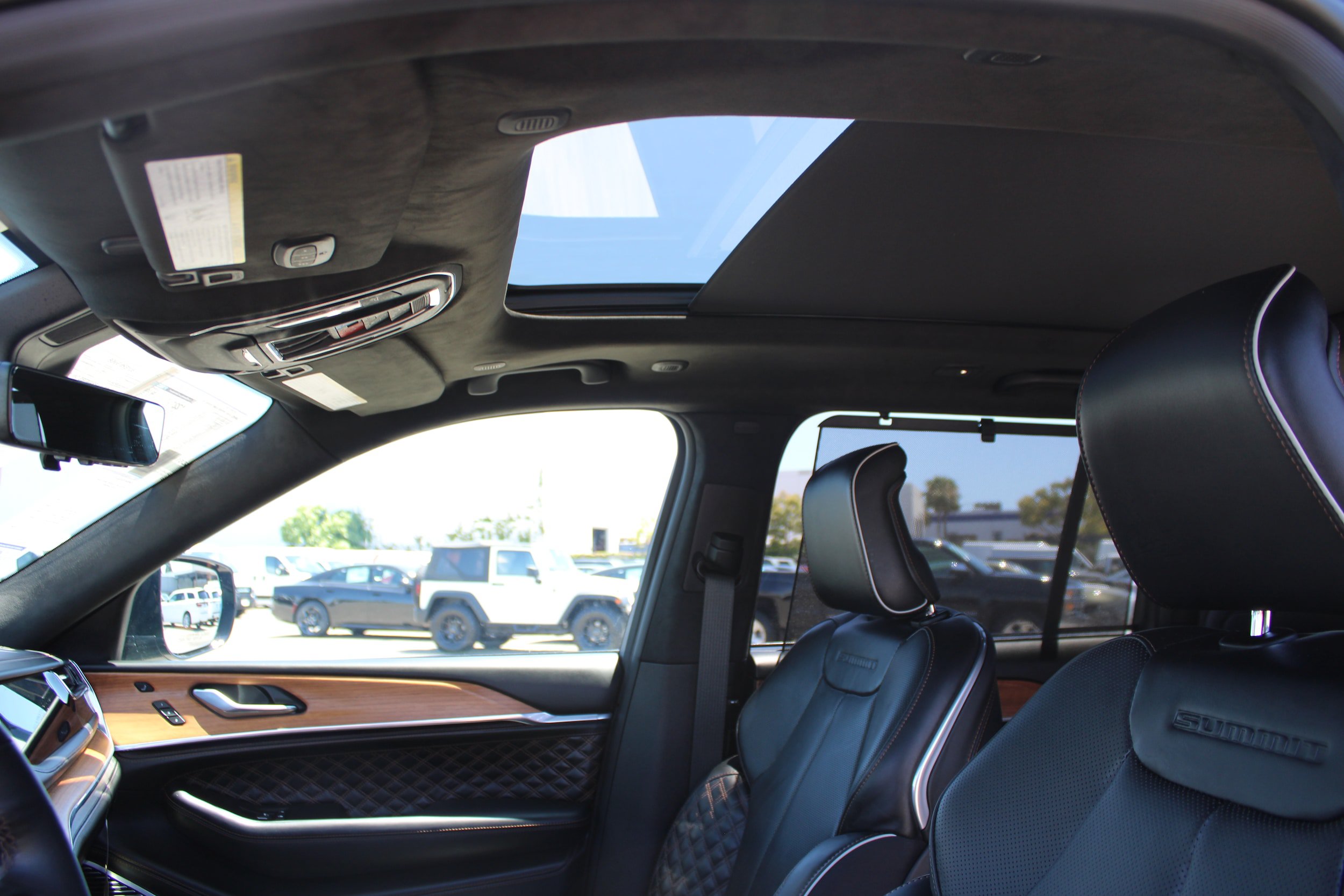 New 2025 Jeep Grand Cherokee Summit AWD/4WD image 36