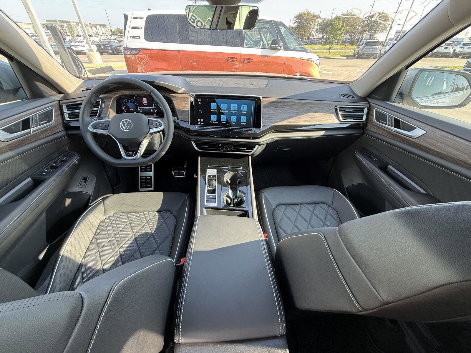 New 2026 Volkswagen Atlas SEL Premium R-Line image 11