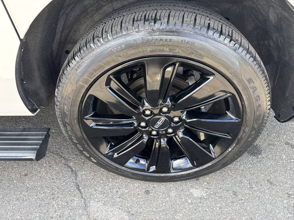 Certified 2023 Lincoln Navigator L Reserve AWD/4WD image 32