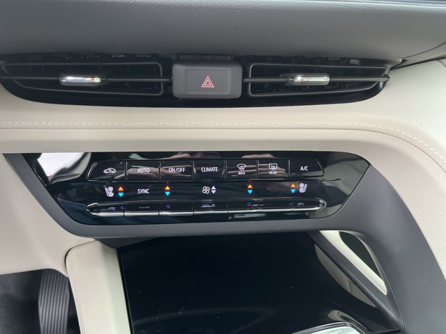 Used 2023 Buick Envision Avenir image 21