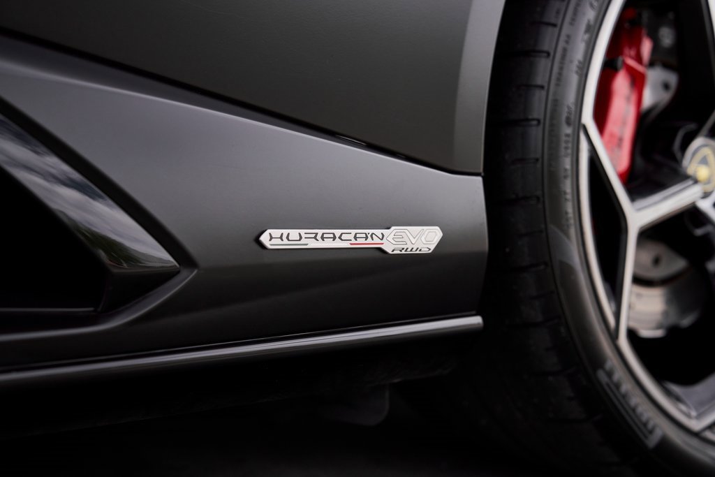 Used 2021 Lamborghini Huracan EVO image 8