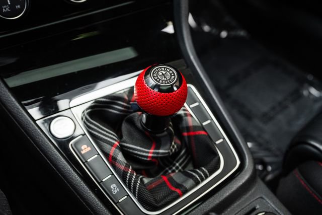 Used 2019 Volkswagen GTI SE FWD image 12