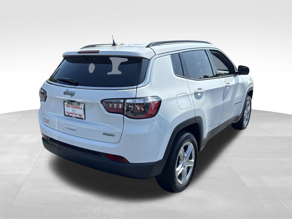 Used 2024 Jeep Compass Latitude image 6