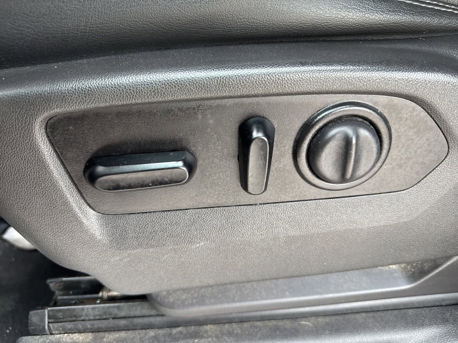 Used 2021 Chevrolet Silverado 1500 High Country w/ Technology Package image 40