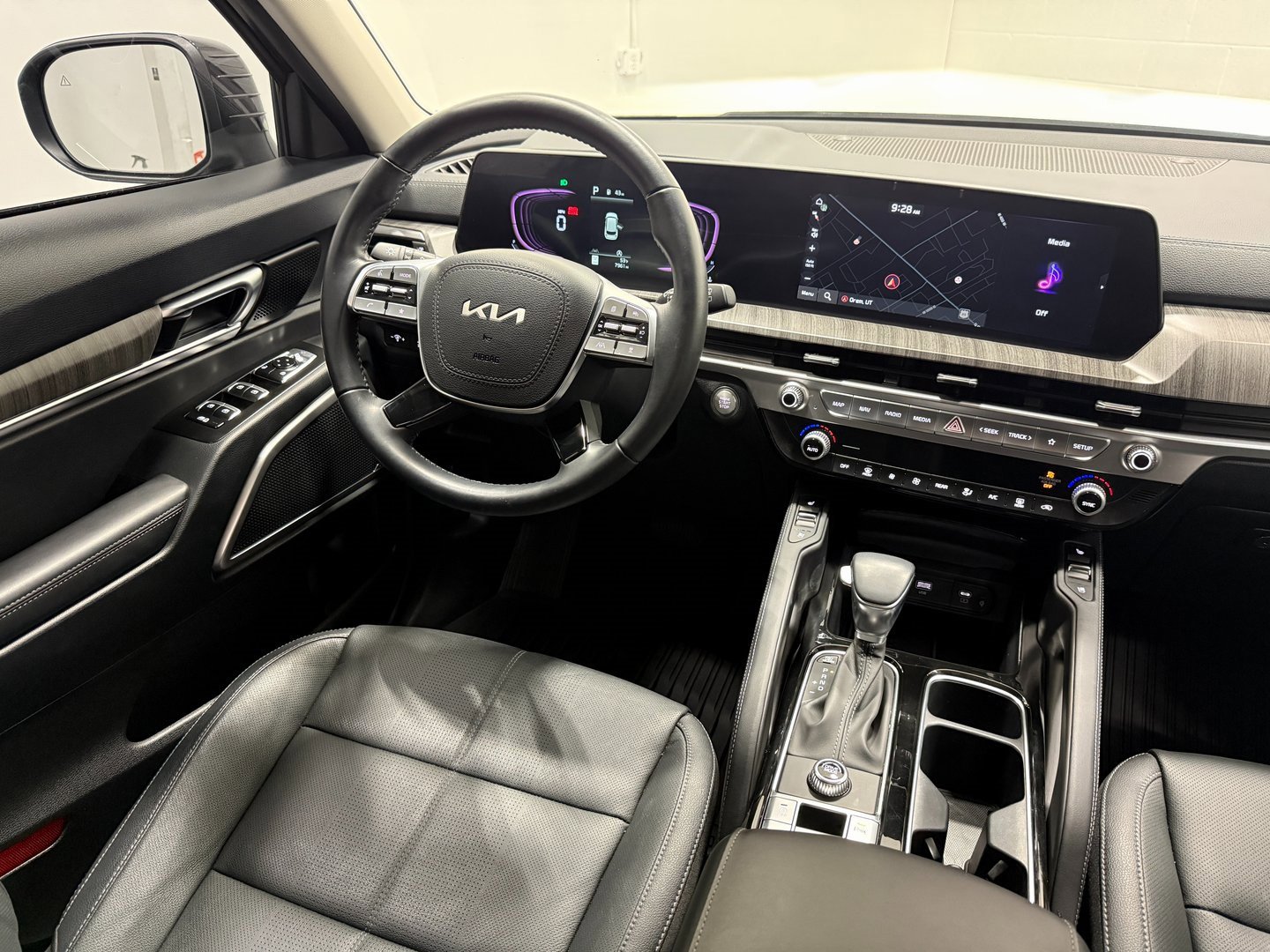 Used 2025 Kia Telluride EX image 40