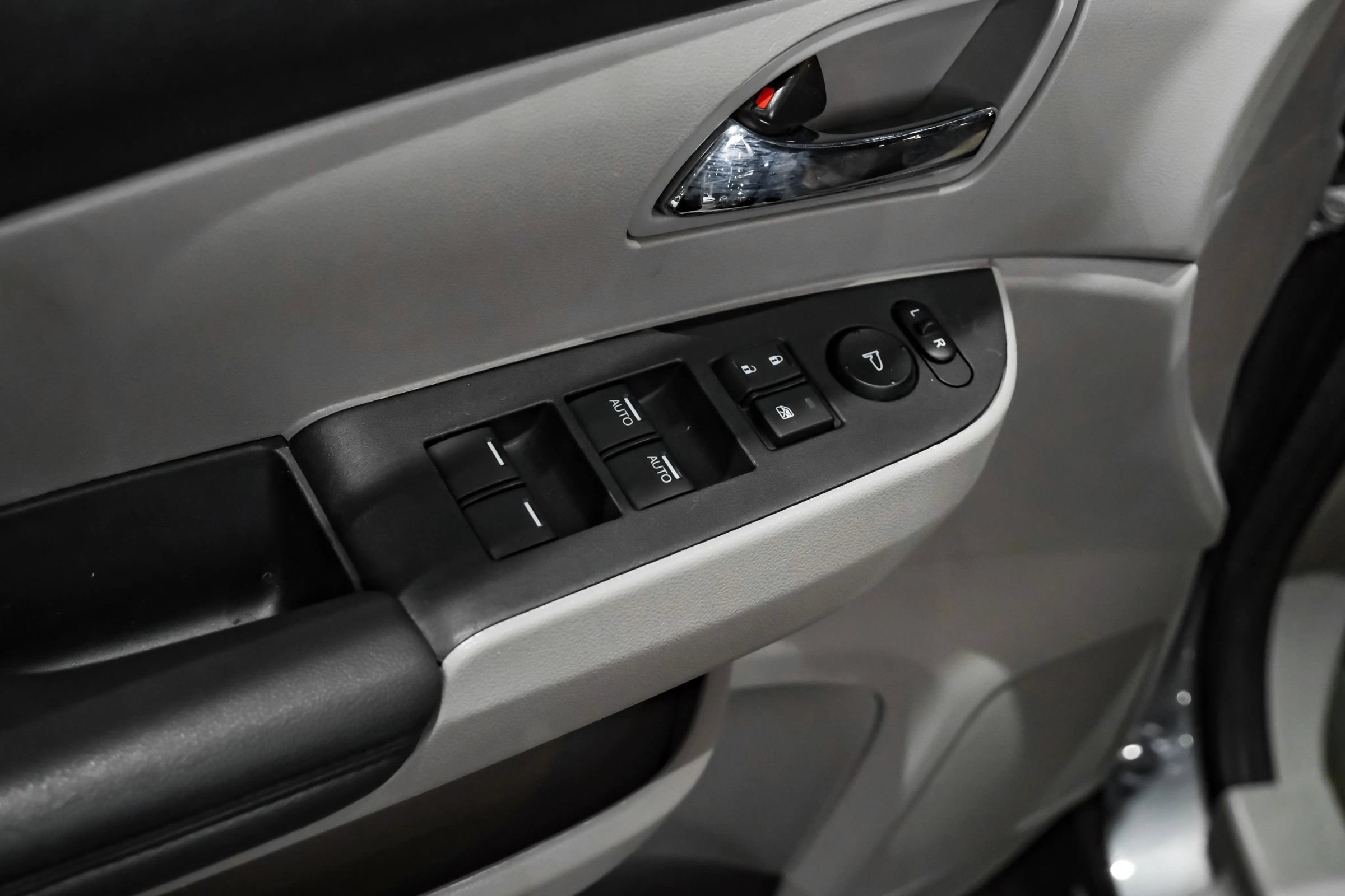 Used 2017 Honda Odyssey EX-L image 42