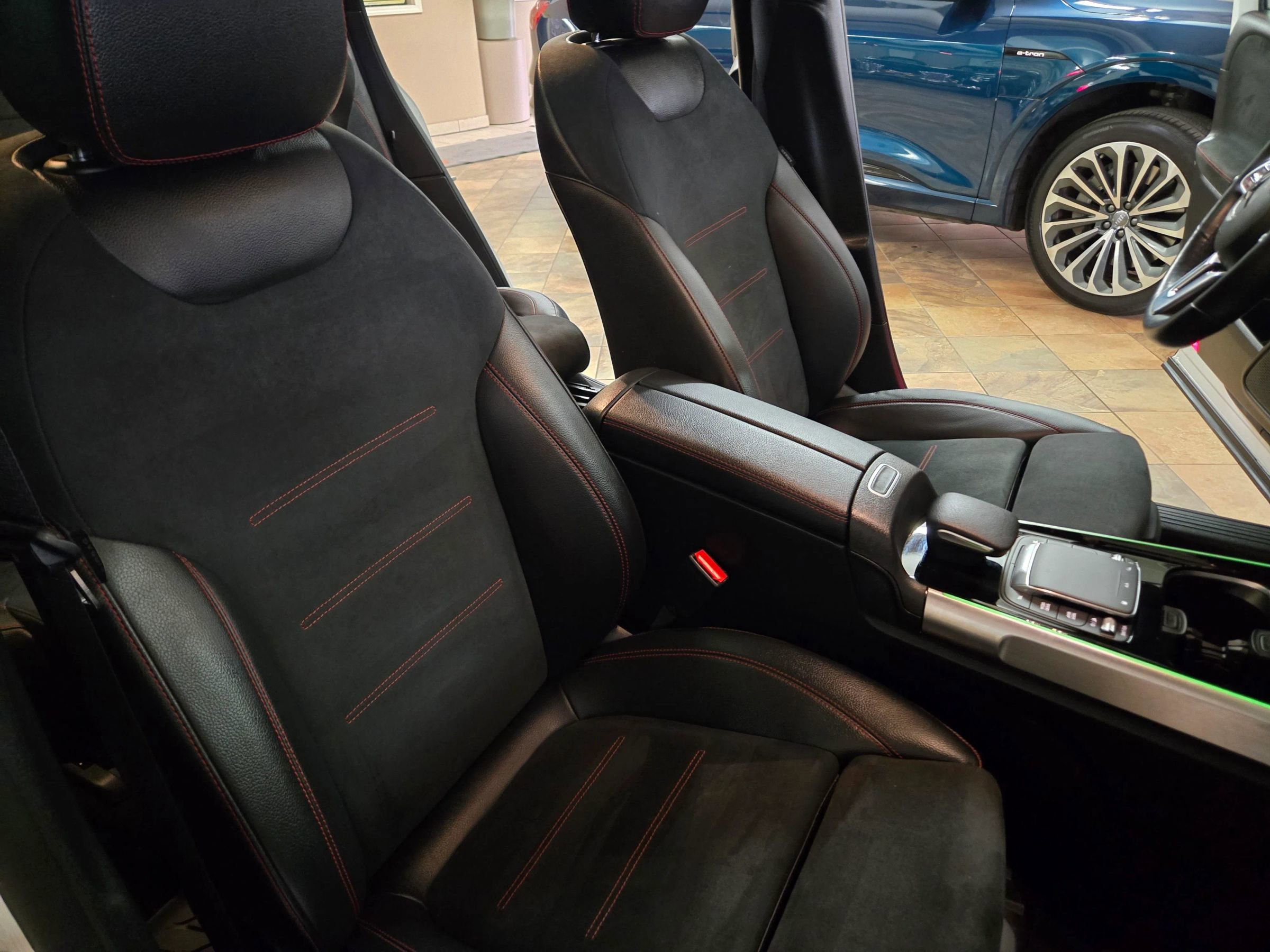 Used 2023 Mercedes-Benz EQB 350 4MATIC SUV image 63