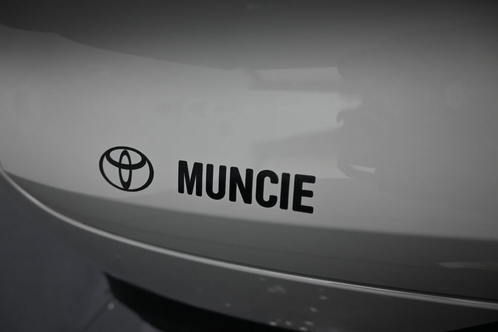 Used 2025 Porsche Cayenne S AWD/4WD image 35