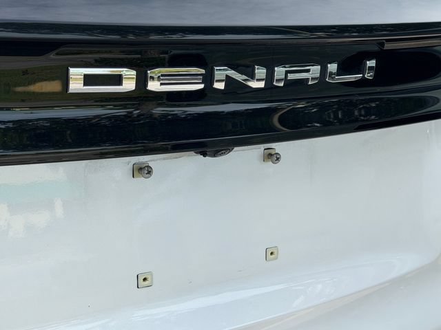 Used 2025 GMC Acadia Denali w/ LPO, Floor Liner Package FWD image 9