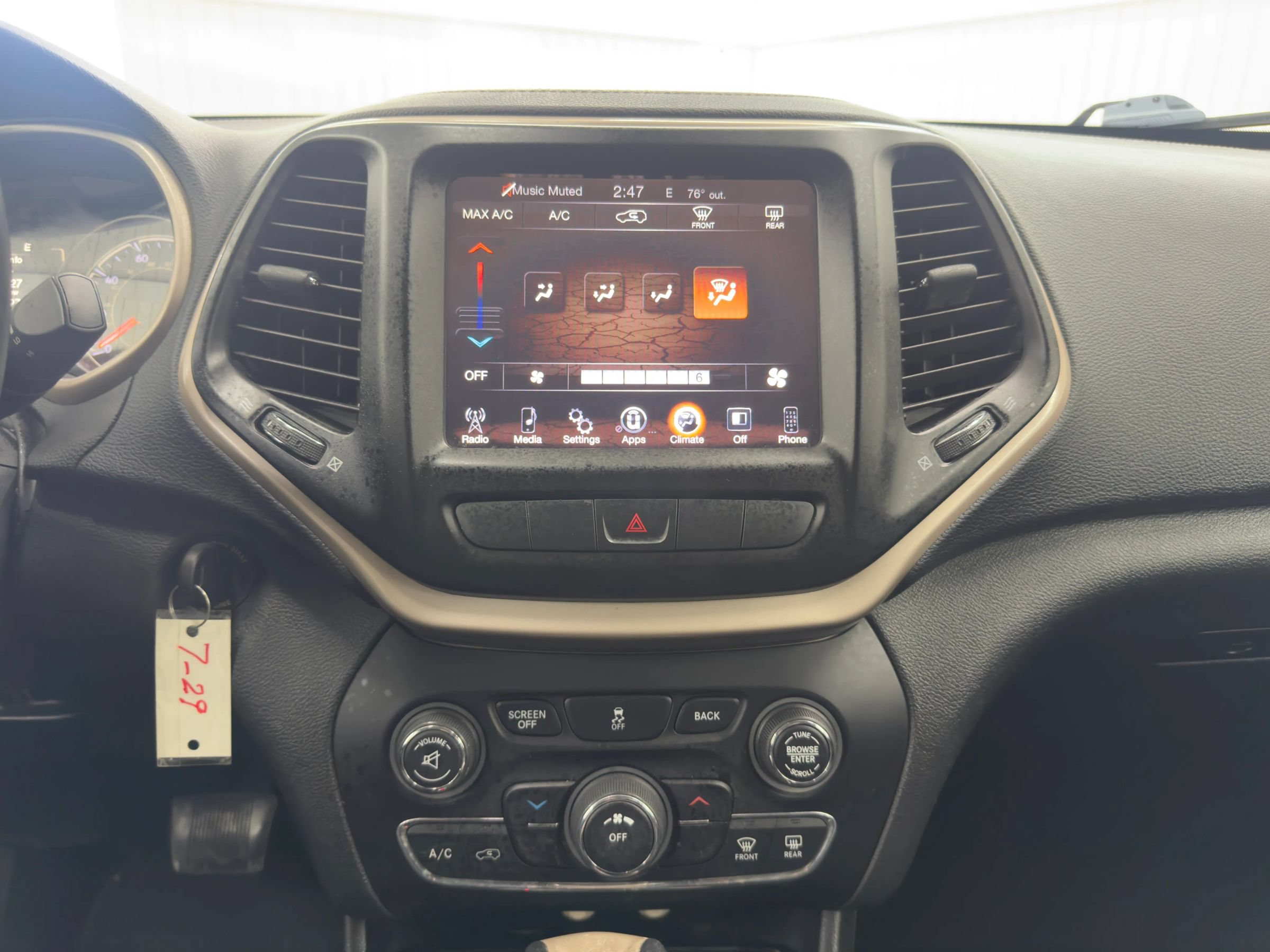 Used 2014 Jeep Cherokee Latitude w/ Trailer Tow Group FWD image 18