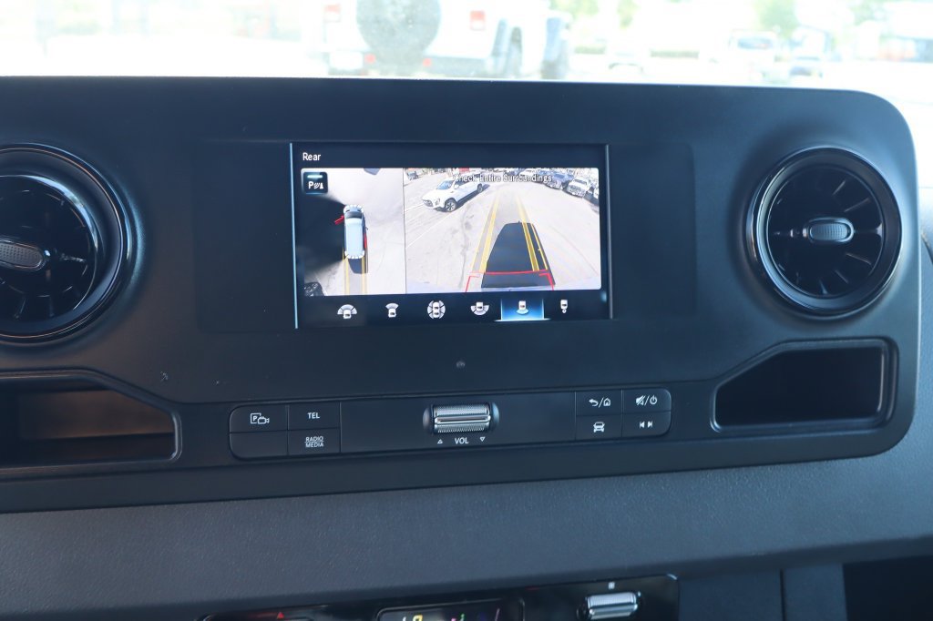 Used 2024 Mercedes-Benz Sprinter 2500 image 25