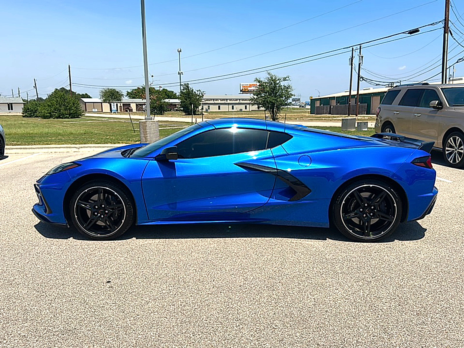 Used 2023 Chevrolet Corvette Stingray Premium Cpe w/ Z51 Performance Package RWD image 5
