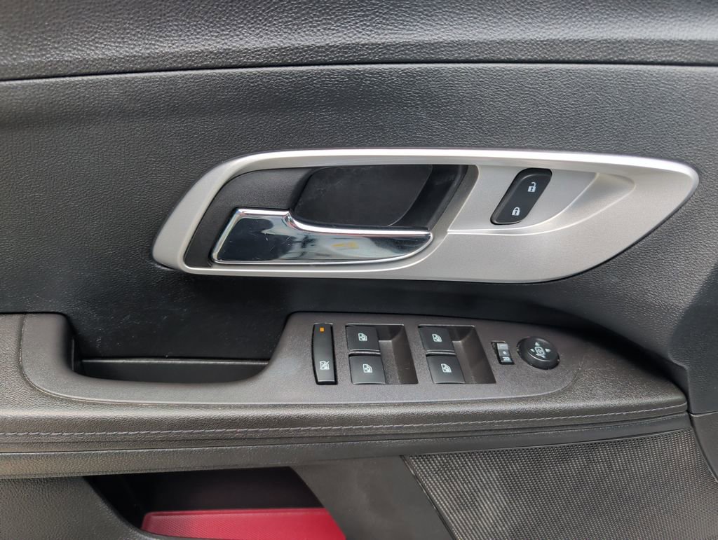 Used 2017 Chevrolet Equinox LT image 10