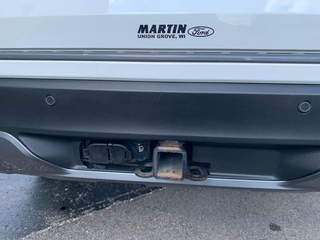 Used 2021 Ford Explorer XLT w/ Equipment Group 202A image 9