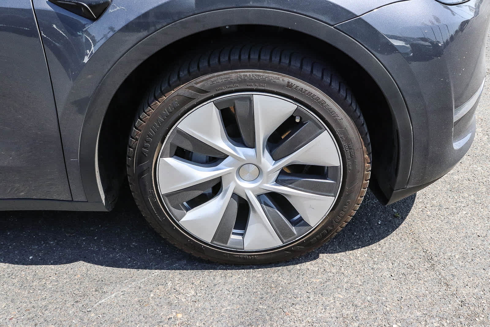 Used 2023 Tesla Model Y 2WD image 13
