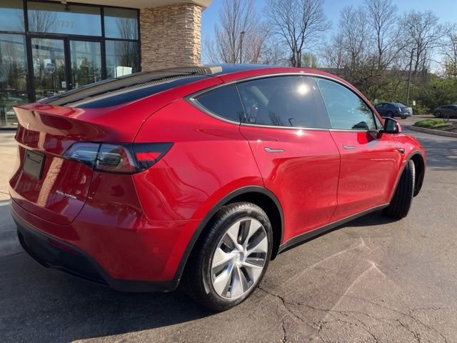 Used 2023 Tesla Model Y Long Range video 3