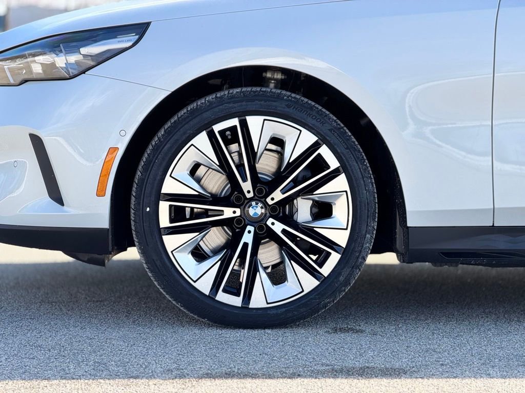 New 2026 BMW 530i xDrive w/ Premium Package AWD/4WD image 3