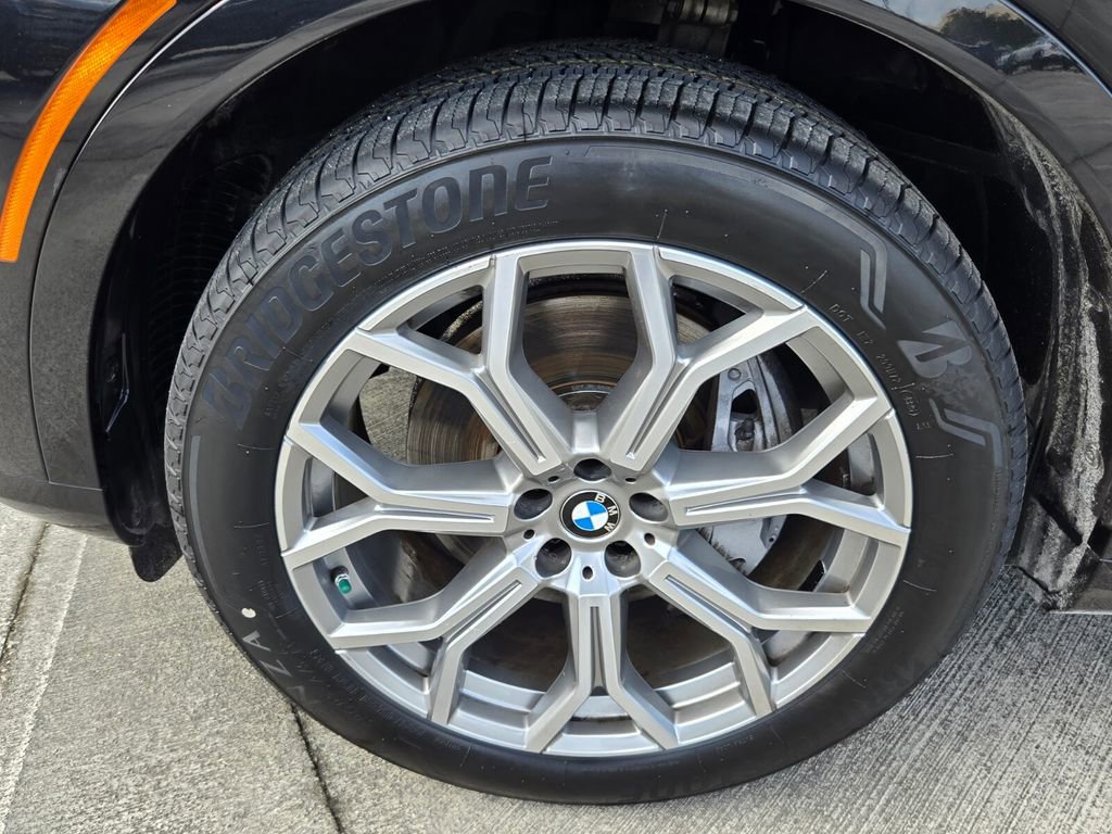 Used 2025 BMW X7 xDrive40i image 9