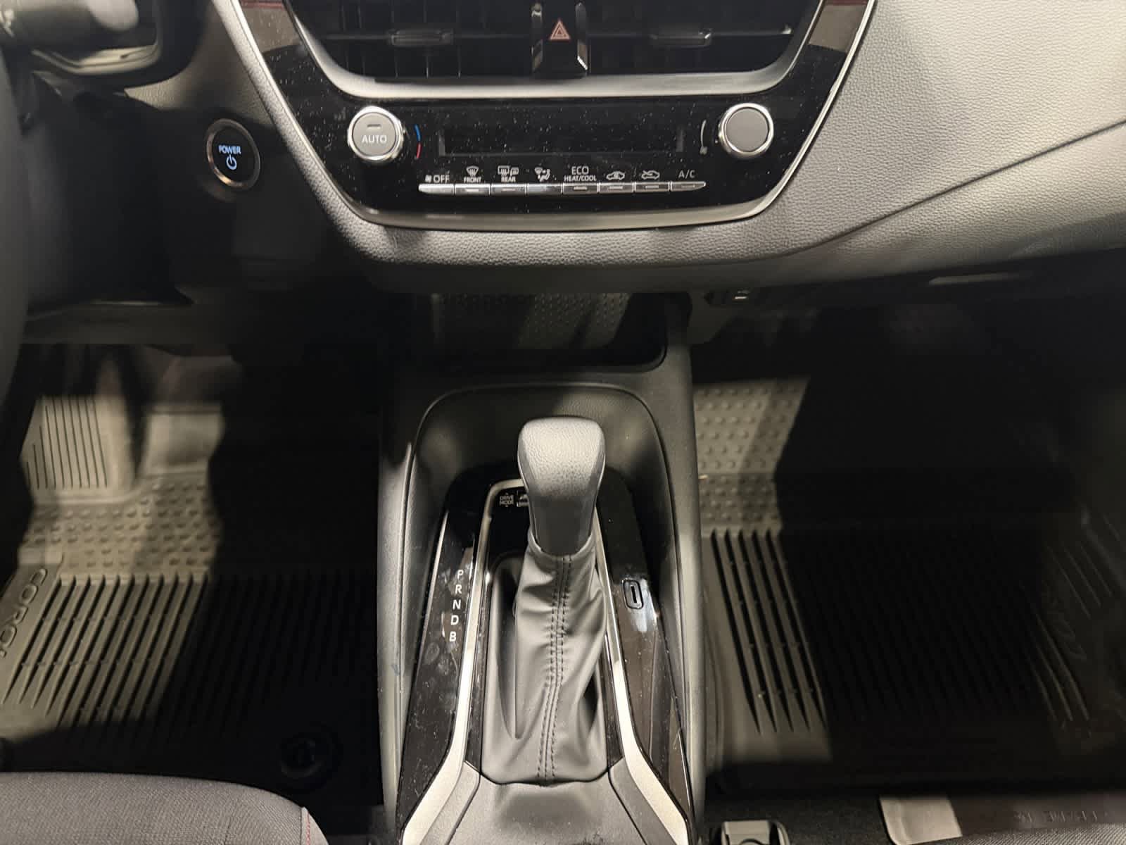 Used 2026 Toyota Corolla SE FWD image 12