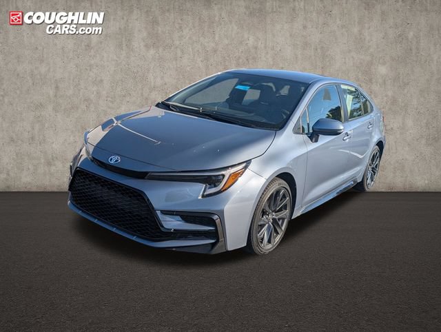 Used 2025 Toyota Corolla SE w/ Convenience Package FWD image 3