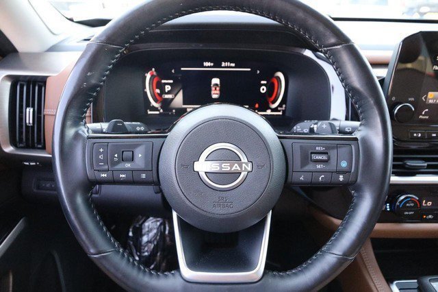 Used 2023 Nissan Pathfinder Platinum AWD/4WD image 13