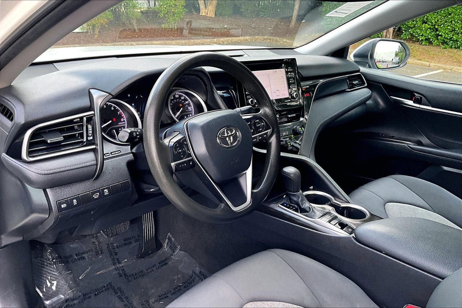 Used 2022 Toyota Camry LE AWD/4WD image 13
