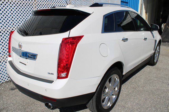 Used 2015 Cadillac SRX Premium w/ Driver Assist Package image 4