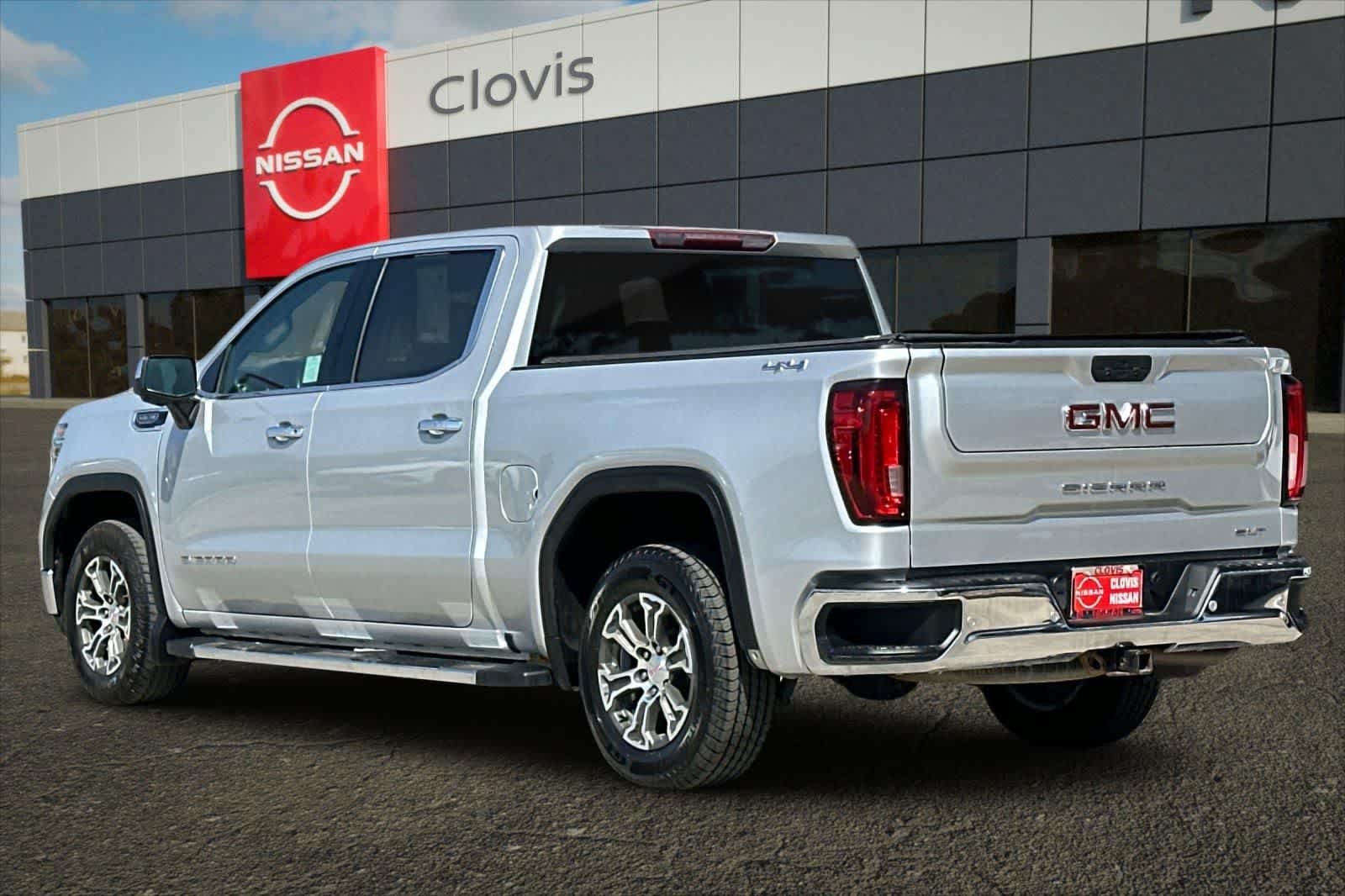 Used 2019 GMC Sierra 1500 SLT w/ Driver Alert Package I AWD/4WD image 7