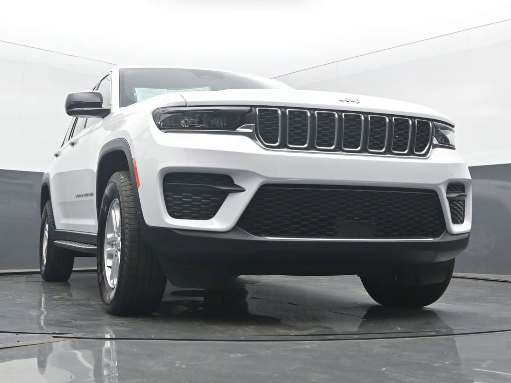 Used 2024 Jeep Grand Cherokee Laredo image 53