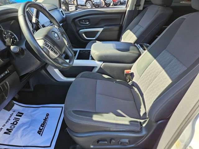 Used 2021 Nissan Titan SV w/ SV Convenience Package image 7