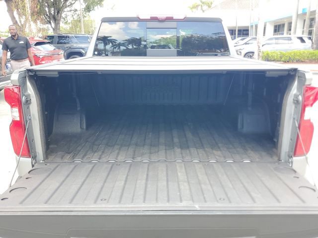 Certified 2023 Chevrolet Silverado 1500 High Country w/ Technology Package image 9