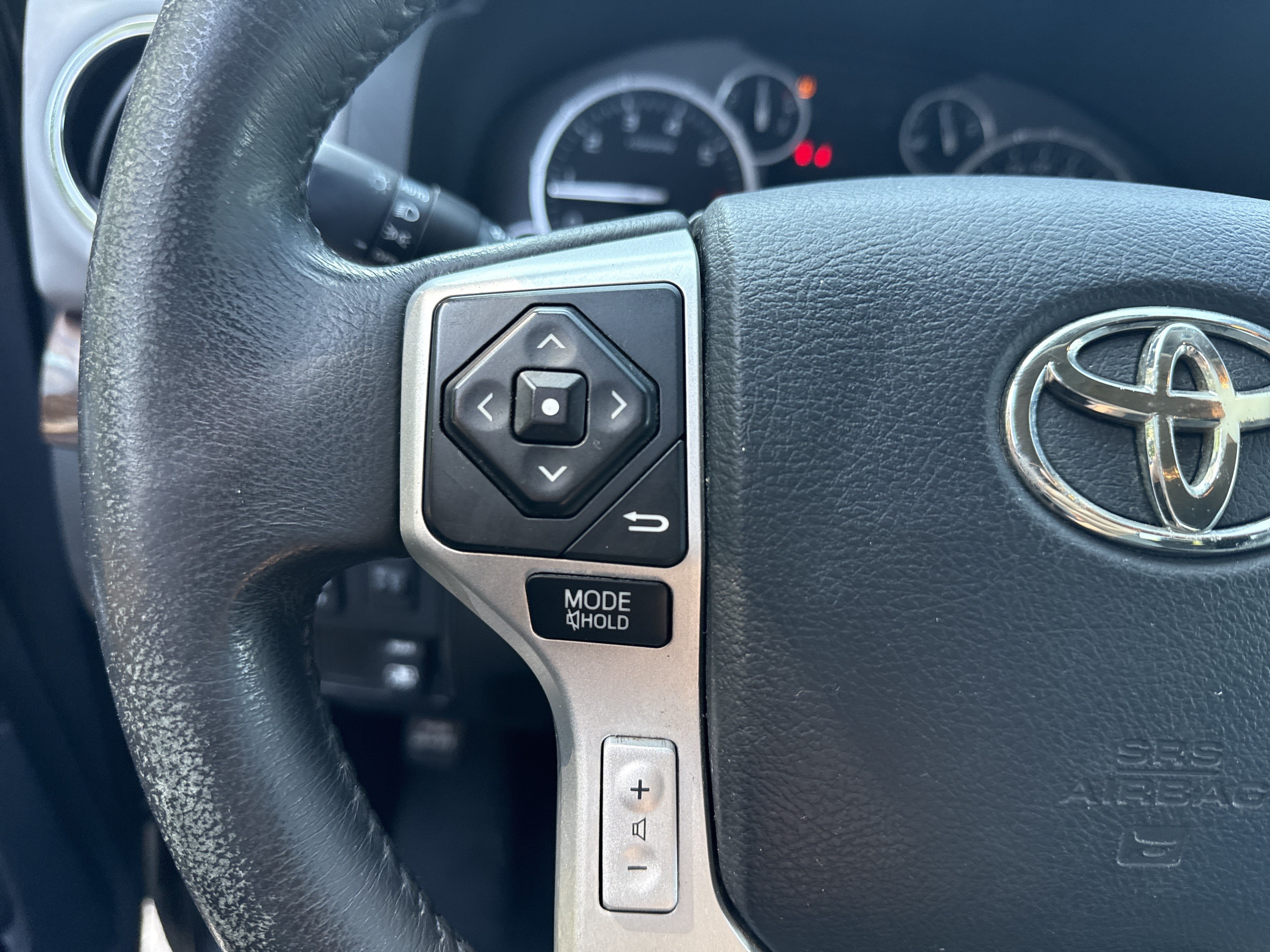 Used 2014 Toyota Tundra Limited AWD/4WD image 23